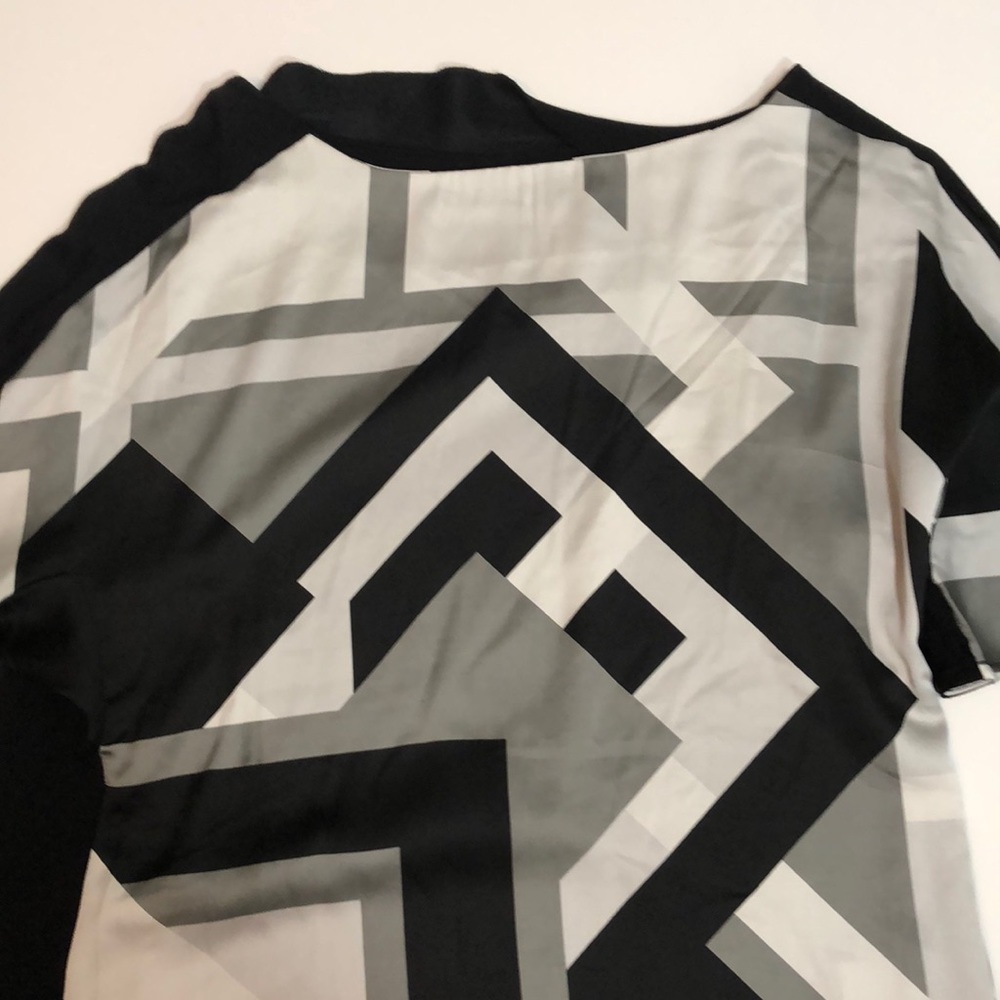 Short sleeved dress shirt